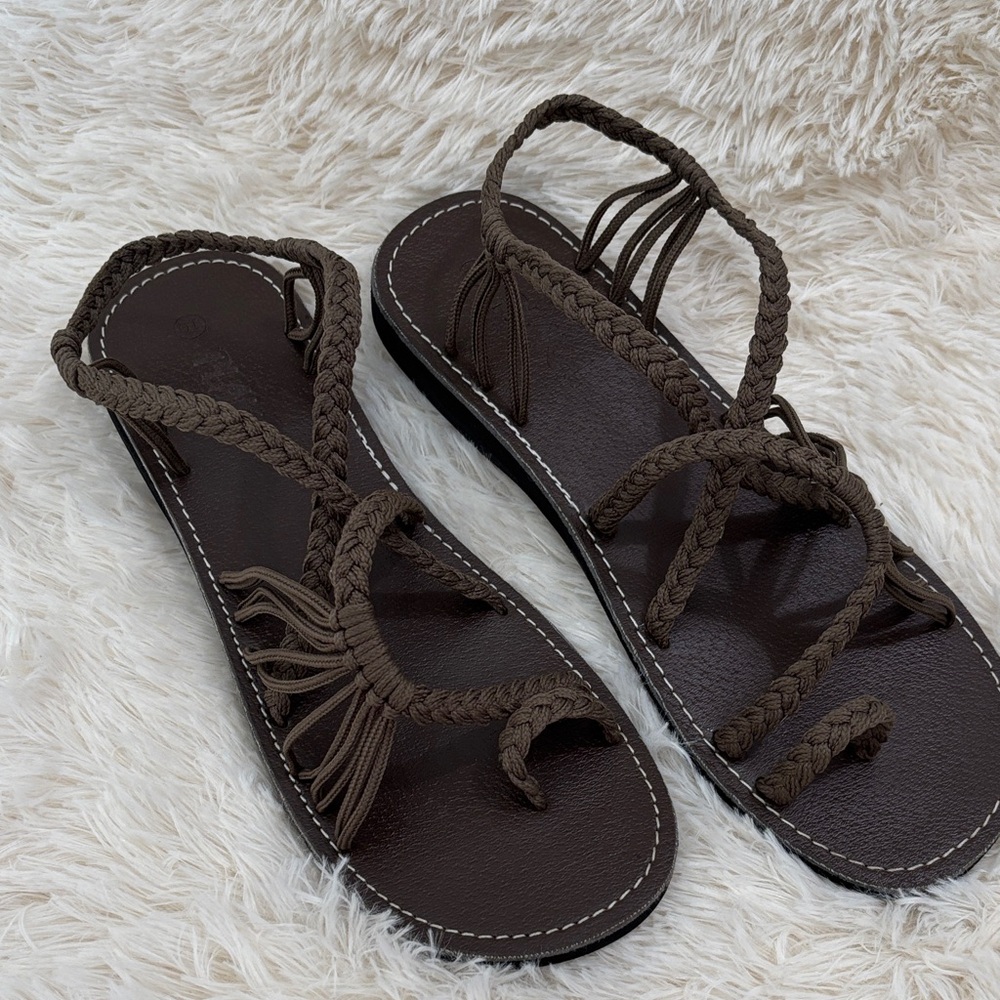 Plaka Brown Sandals